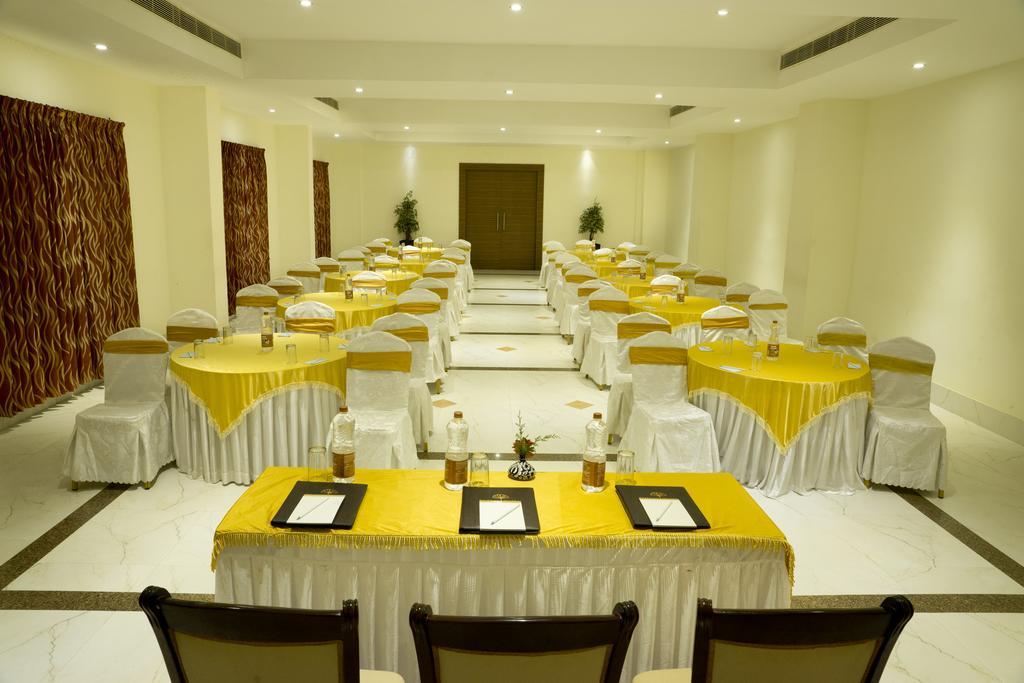 Poppys Hotel Madurai Eksteriør billede